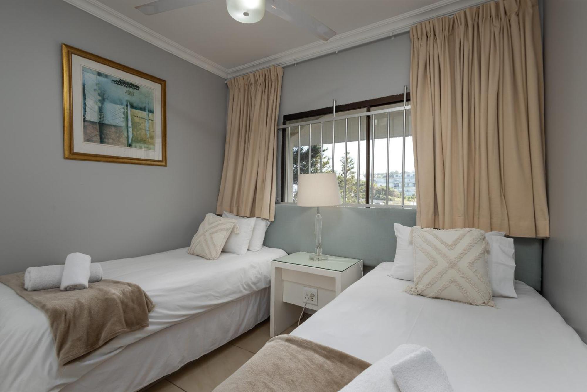 803 Bermudas Durban Bagian luar foto